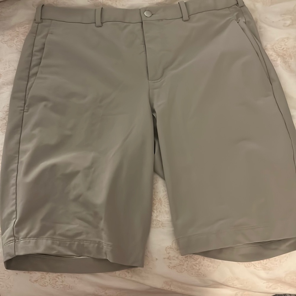 MENS LULULEMON COMMISSION SHORT 11”